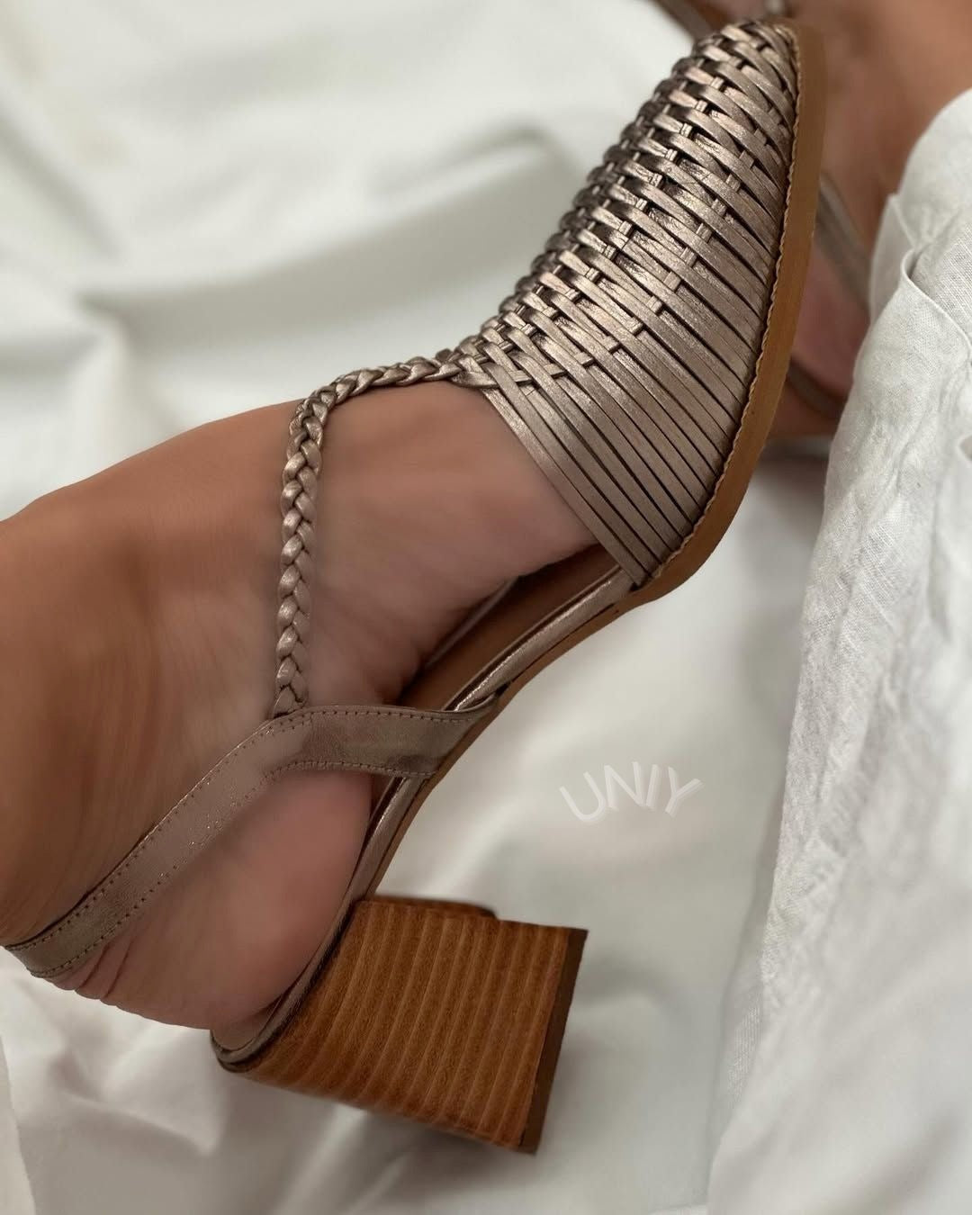 Xenia | Block Heel Pointed-Toe Pump